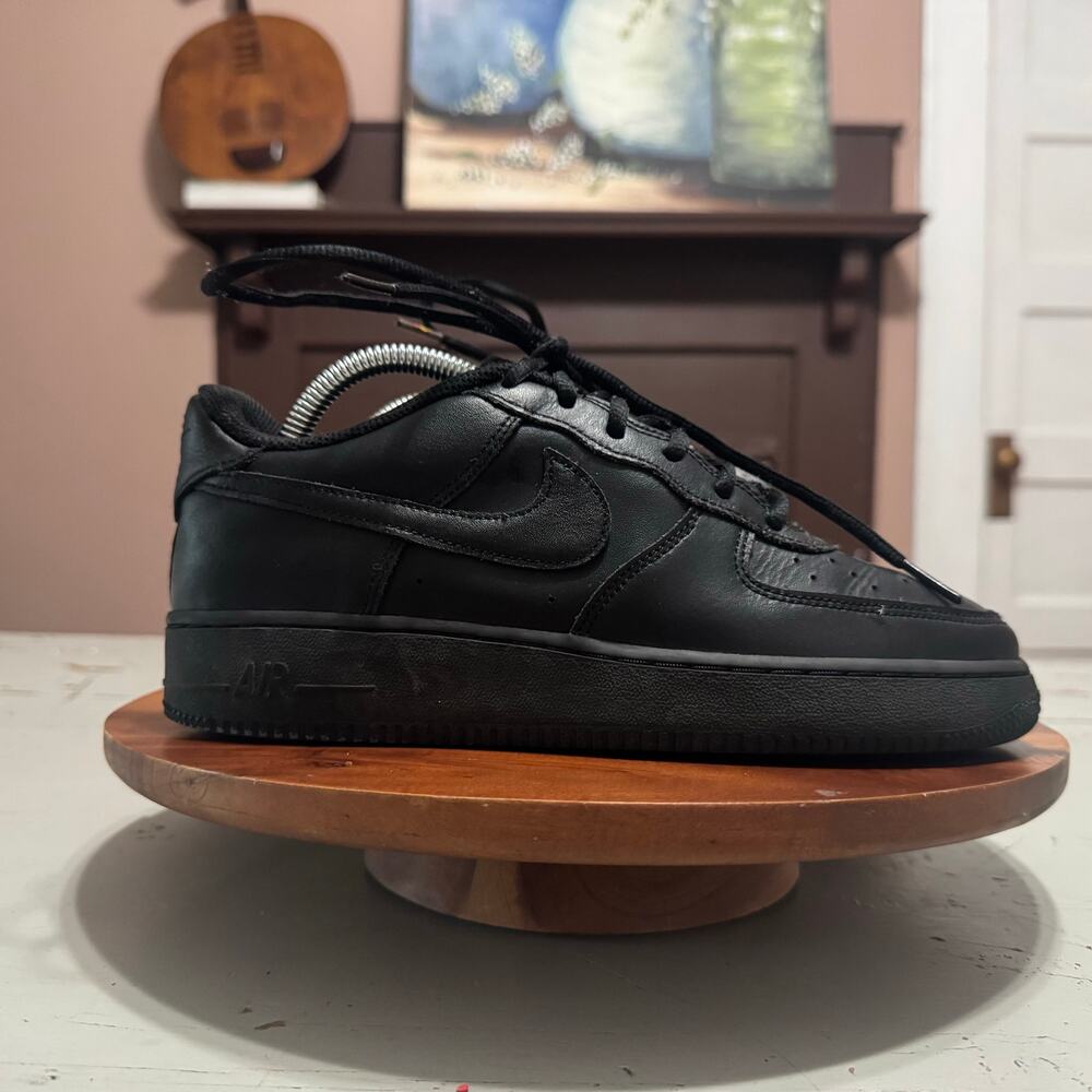Nike Air Force 1 Low Triple Black Youth Size 6.5 Sneaker Shoes 314192-009